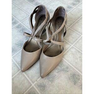Life Stride Women's Pointed Toe Seamless Comfort Pumps  Beige Nude Size 8 M
